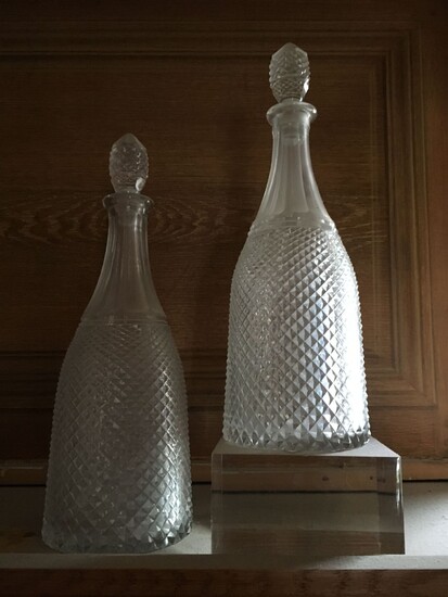 Deux carafes avec bouchon en cristal décor... - Lot 188 - Thierry de Maigret