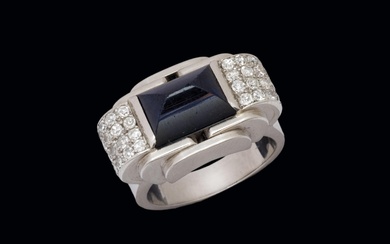 Diamond platinum ring with sapphire sint