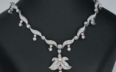 Gold necklace with diamonds 11.10 carat