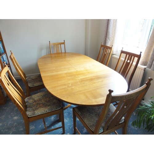 Good quality Ercol 'Saville' 7ft extending dining table toge...