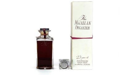 Macallan 25 years old Decanter serie M Single Malt Scotch...