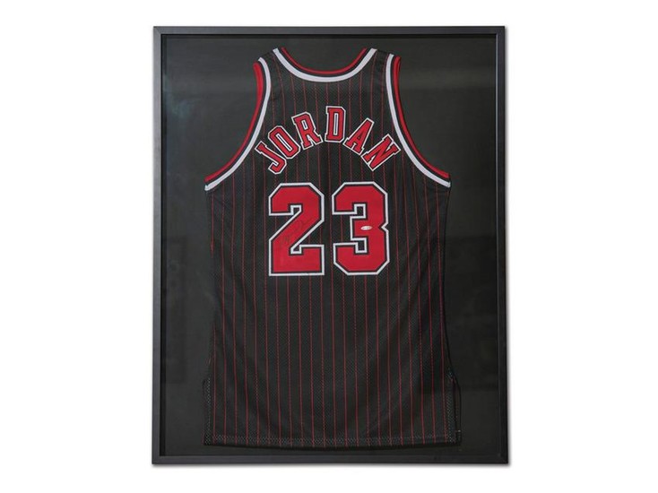 Michael Jordan Chicago Bulls Autographed Jersey