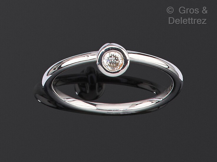 OFEE - Bague en or gris, composée d’un anneau... - Lot 388 - Gros & Delettrez