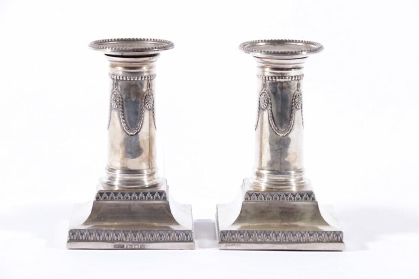 Pair of Column Form Sterling Silver Candlesticks in the Neo-Classical Style, by Gold & Silversmith Company, London (H:11cm)