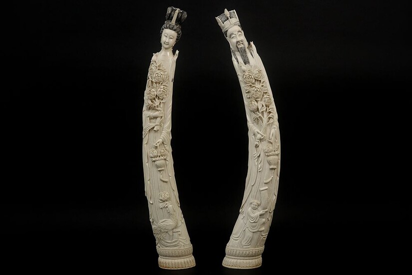Paire de très grandes sculptures chinoises en ivoire : "Keizer" et "Keizerin" - hauteur :...