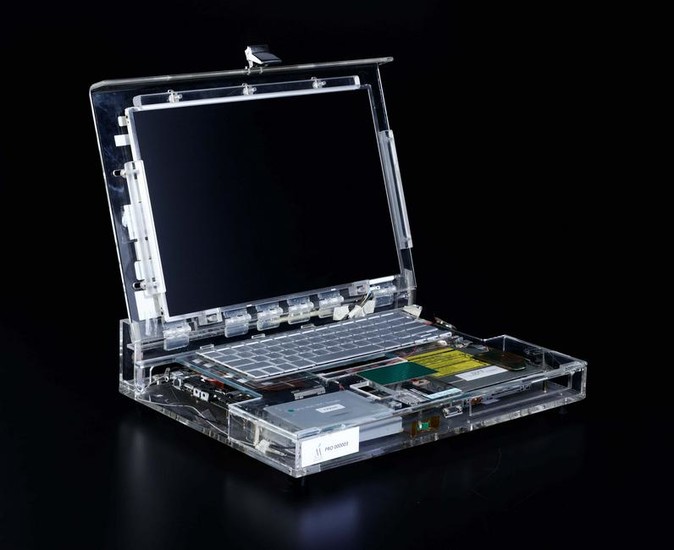 Prototipo di Apple Powerbook G4 alluminum (2002)