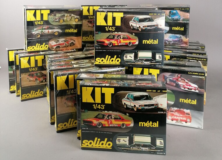 SOLIDO - 33 boîtes de KIT METAL à construire, dont Peugeot, BMW, Citroën etc. Echelle...