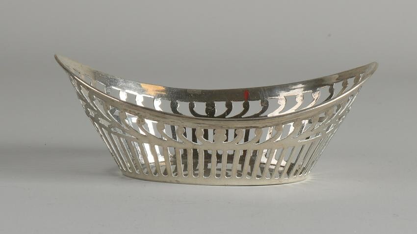 Silver bonbon basket, 833/000, Boat-shaped model with