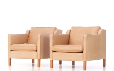 Stouby. A pair of armchairs, leather - model 'Eva' (2)