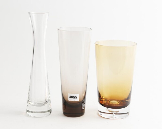 THREE MID-CENTURY SCANDINAVIAN STYLE GLASS VASES (23 CM H), LEONARD JOEL LOCAL DELIVERY SIZE: SMALL