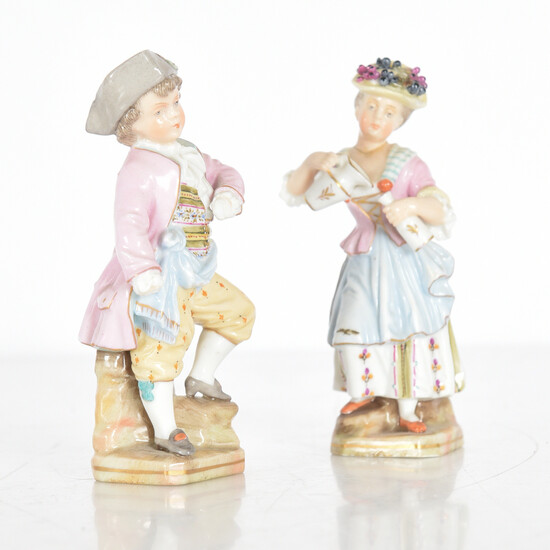 VOLKSTEDT, 1 pair of figures 19th century.