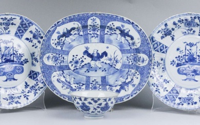 Vier stuks divers Chinees blauw wit porselein w.o. Kangxi