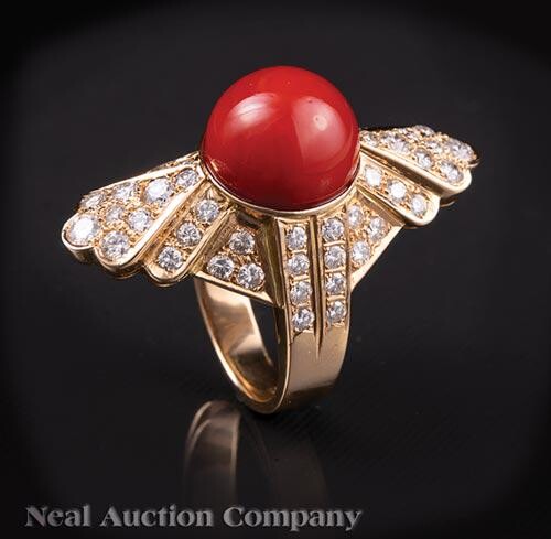 18 kt. Yellow Gold, Coral and Diamond Ring
