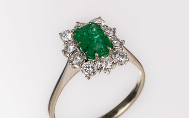 18 kt gold emerald-brilliant-ring , WG 750/000, centered emerald in...
