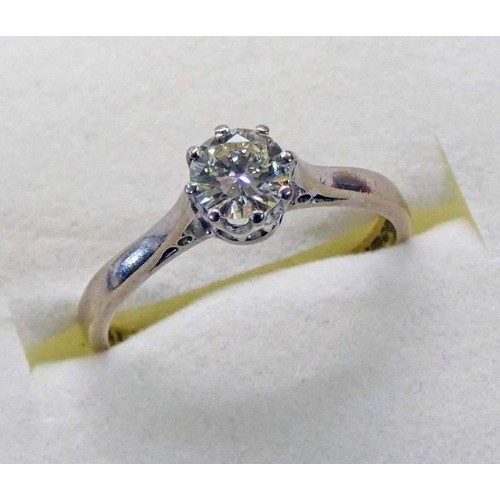 18CT WHITE GOLD DIAMOND SOLITAIRE RING, THE DIAMOND APPROX 0...