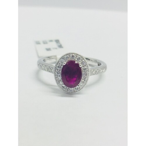 18ct White gold ruby diamond cluster Style rig. 28 Round Dia...