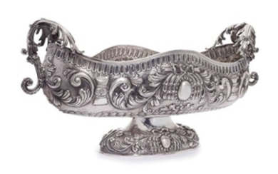 A LARGE SILVER CENTERPIECE BOWL, FIRST HALF 20TH CENTURY, PROBABLY SOUTH AMERICAN