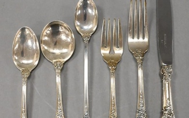 91 Piece Lunt Sterling Silver Flatware Set in Gloovence Pattern