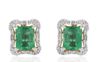9.65 TCW Emerald HI/SI Diamond Stud Earrings 18k Gold