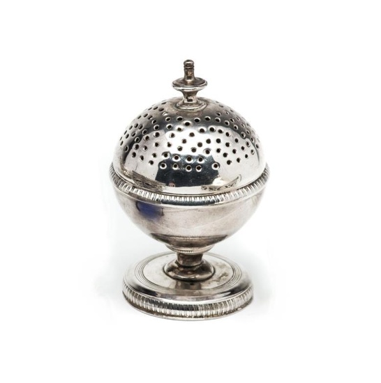 A GEORGE III SILVER PEPPERETTE, WILLIAM PARKYNS, LONDON, 1805...