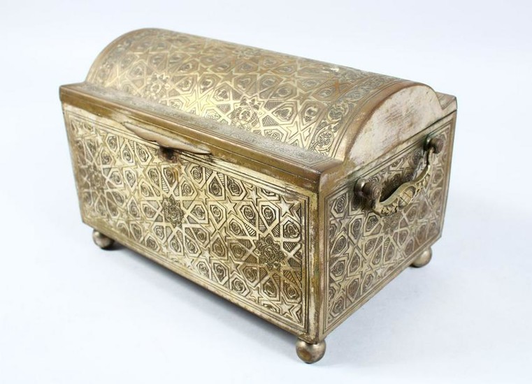 A GOOD 19TH CENTURY ISLAMIC BRASS CASKET, with chased
