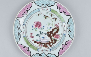 A VERY FINE CHINESE FAMILLE ROSE PLATE DECORATED WITH A MINIATURE PINE - Porcelain - China - Yongzheng (1723-1735)
