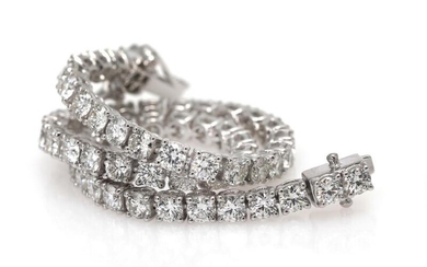 SOLD. A diamond bracelet set with numerous diamonds weighing a total of app. 5.23 ct., mounted in 18k white gold. L. app. 18 cm. – Bruun Rasmussen Auctioneers of Fine Art