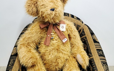 A large Boyds 'Big Happy' teddy bear from the Head Bean's heirloom collection, L. 100cm.