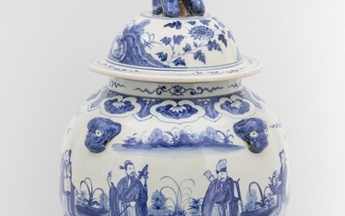 A large Chinese globular form blue and white ginger jar, 22 in. (55.9 cm.) h. (with lid)