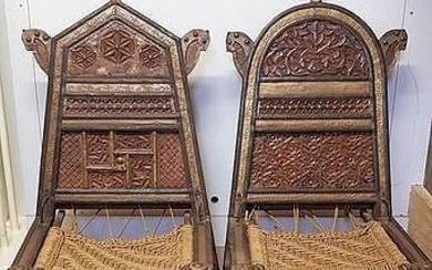 A pair of low chairs - Brass, Wood - India - Second half 20th century