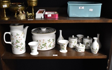 An assorted collection of Wedgwood Wild Strawberry patterned tableware, to include a lidded