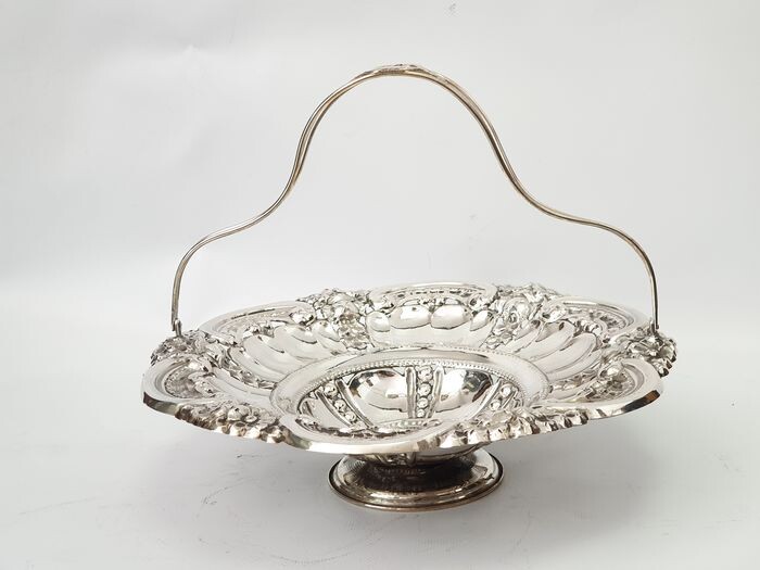 Basket, diameter: 28cm - .833 silver - Portugal - Mid 20th century