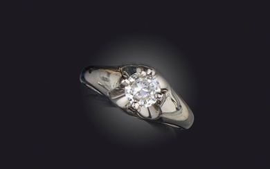 Bulgari, bague solitaire en diamant, le diamant rond central de taille brillant pesant environ 0,55cts...