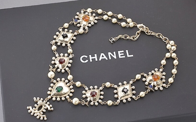 CHANEL necklace with glasspearls and rhine stones...