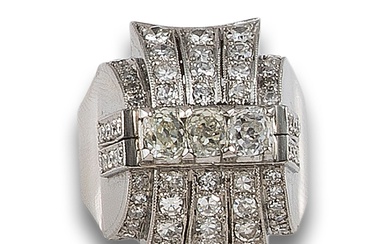 CHEVALIER STYLE RING IN PLATINUM AND DIAMONDS