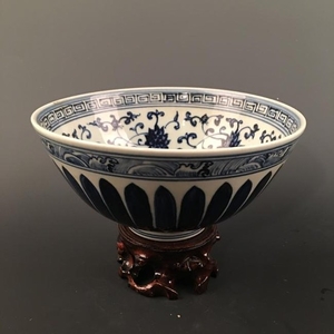 Chinese Blue-White 'Flora' Bowl