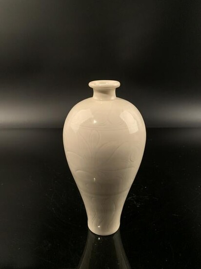 Chinese Ding Kiln Porcelain Meiping