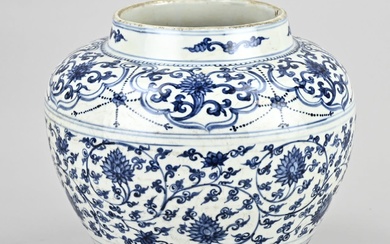 Chinese vase, H 23 x Ø 25 cm.
