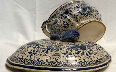Earthenware soup tureen Bird decoration probably 19th century...