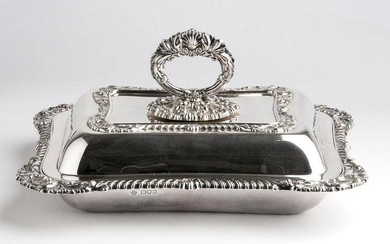 English sterling silver entrÃ©e dish with cover