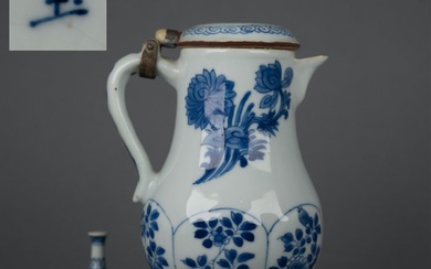 Ewer - Large ewer with Firey clouds, lotus and blossom sprays, marked Yu (Jade) - Porcelain