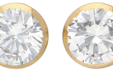 Geelgouden solitair oorstekers, met ca. 0.50 ct. Diamant 14 kt.