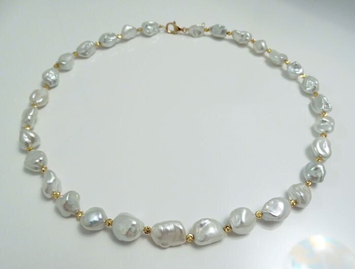 HS Jewellery - Keshi pearls, South Sea Keshi 11.57 mm X 14.69 mm and Gold Beads - Necklace, 18 kt. Yellow Gold
