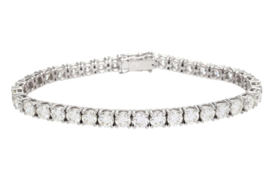 Jewellery Tennis bracelet TENNIS BRACELET, 18K white gold, 38 brillia...