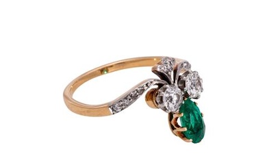 Jugendstil Ring mit Smaragdtropfen und Altschliffdiamanten von zus. ca. 0,5 ct