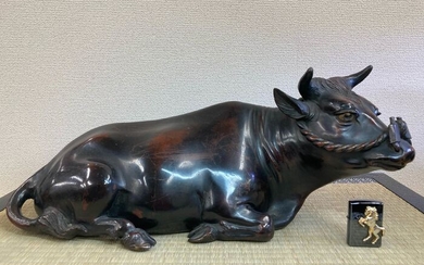 Large okimono (53cm) - Bronze - no - Recumbent bull (11kg) - Japan - Late 19th/Early 20th century (Meiji period)