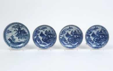 Lot de 4 assiettes en porcelaine de Chine du XVIIIe siècle à décor de paysages...