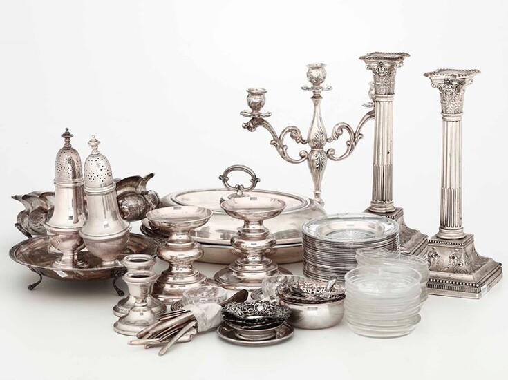 Lotto in argento e altri materiali, argentieri differenti