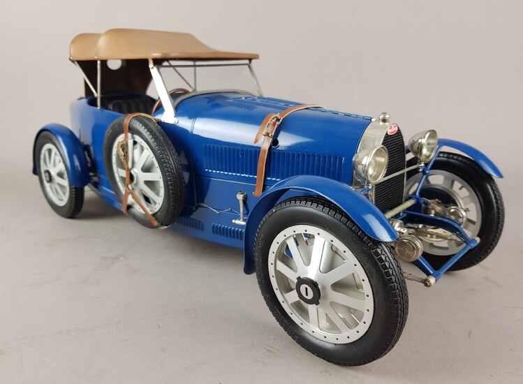 Marc Antonietti - Bugatti Type 43, 1929 carrossée en Torpédo d'usine sous capote, . Plaque...