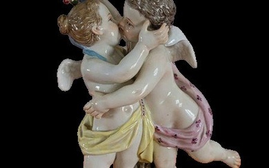 Meissen - Figurine - Rare Figutine Meissen de deux Chéburins embrassant ( fille et garçon). - Porcelain